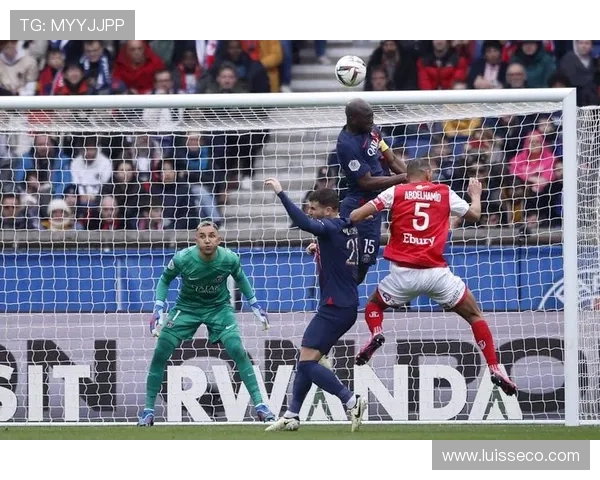 巴黎圣日耳曼防守问题凸显,整体结构缺陷成主因而非个人能力不足 巴黎圣日耳曼防守问题凸显,整体结构缺陷成主因而非个人能力不足