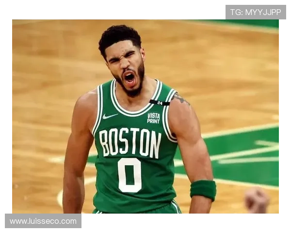 普里查德无球跑位拉开塔图姆空位更牵制防守